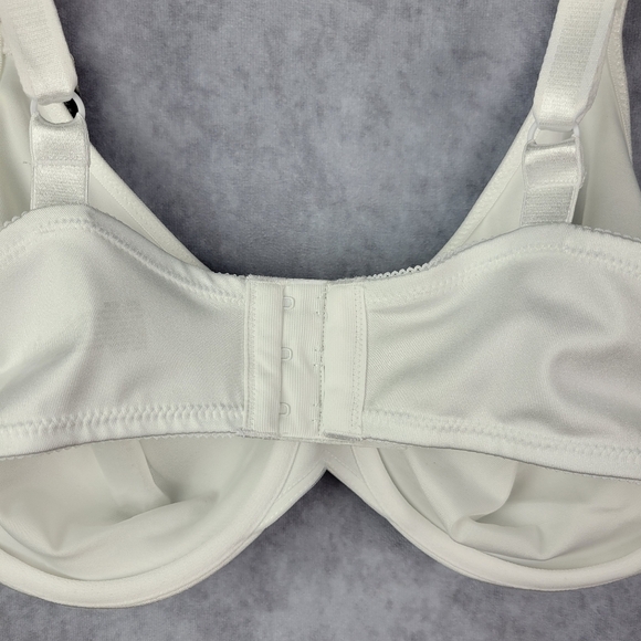 Bali® Live It Up® Full-Figure Seamless Underwire Bra Size 40D In white - Picture 10 of 13